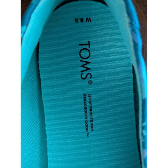 Toms Womens Shark Print Slip-On Shoes W8.5 Canvas Casual Flats Blue/Multicolor - Picture 3 of 6